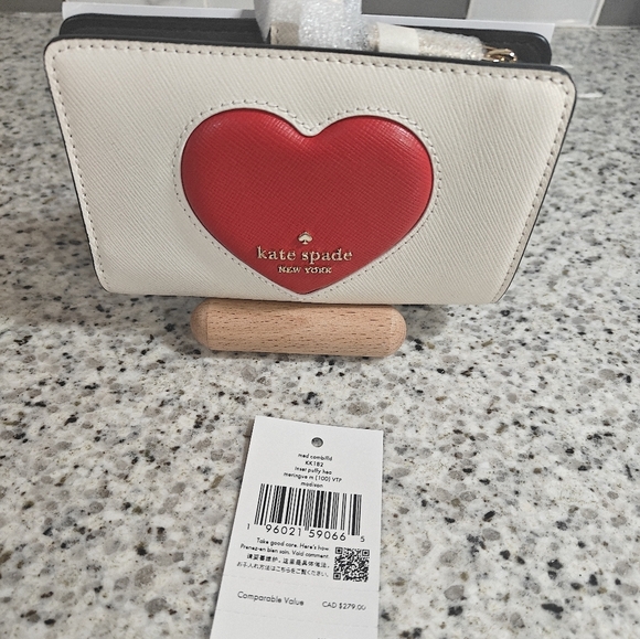 Kate spade Madison Puffy Heart Medium Bifold Wallet - Picture 4 of 8